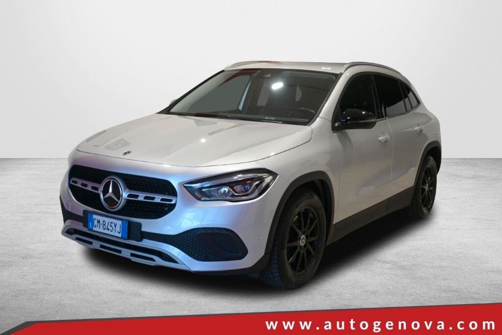 MERCEDES-BENZ GLA 200D 150CV AUTOMATIC BUSINESS EXTRA ( FARI L