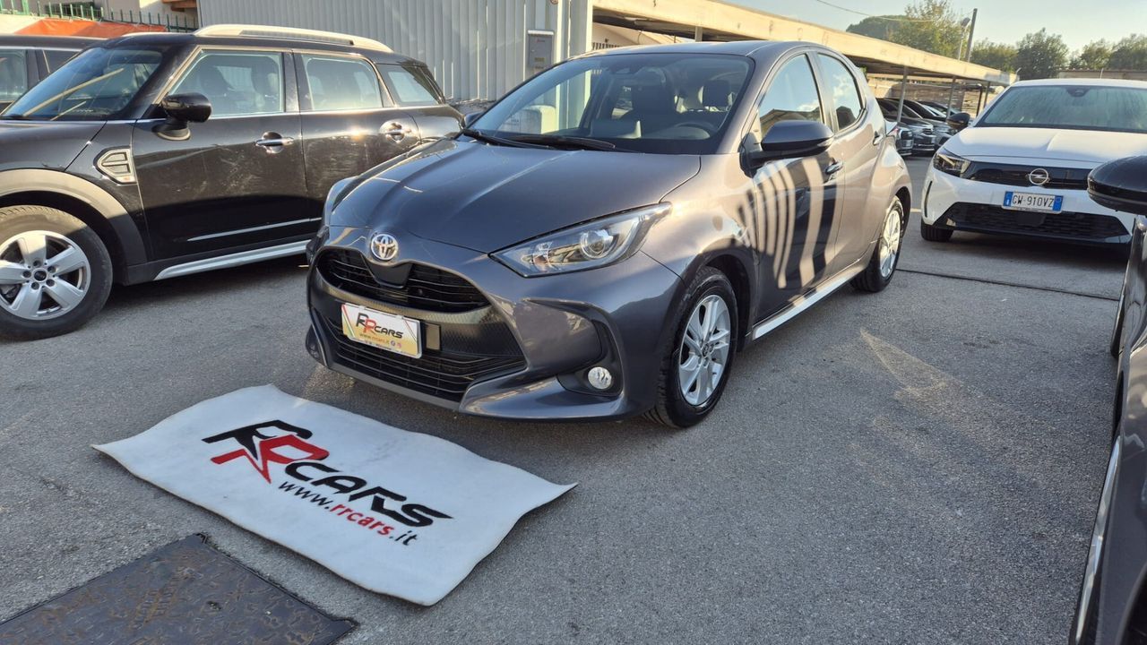 Toyota Yaris 1.5 Hybrid 5 porte Lounge imagem 3