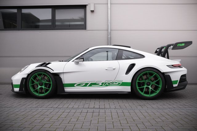 Porsche 992/911 GT3 RS-Lift-Weissach-"RS Tribute"-BOSE