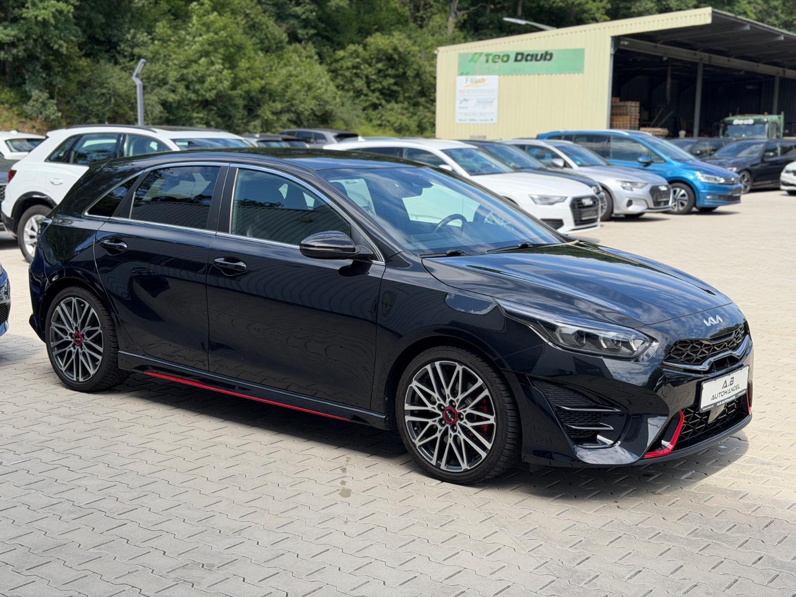 Kia Ceed GT/Automatik/LED/JBL/AHK/Alcantara/47700km