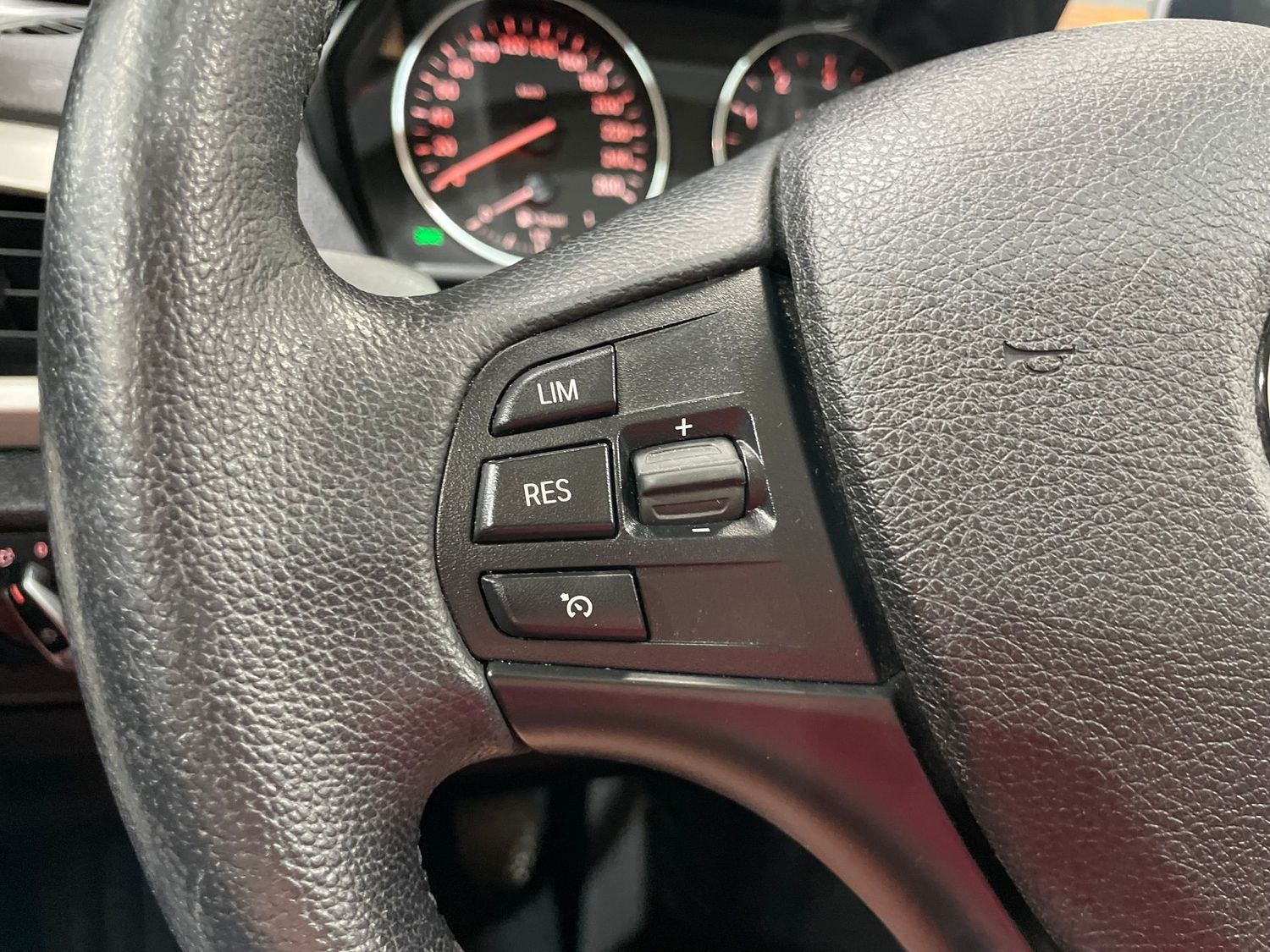 Fahrzeugabbildung BMW 218 d Advantage#Sport#Bi-Xenon#Navi#PDC#Tempo