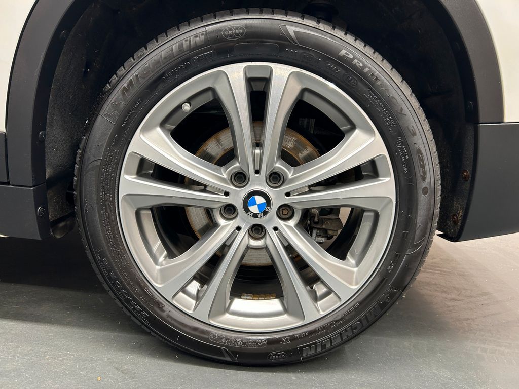 BMW X1 xDrive20d Sport Line Autom. *PANO*AHK*LED*