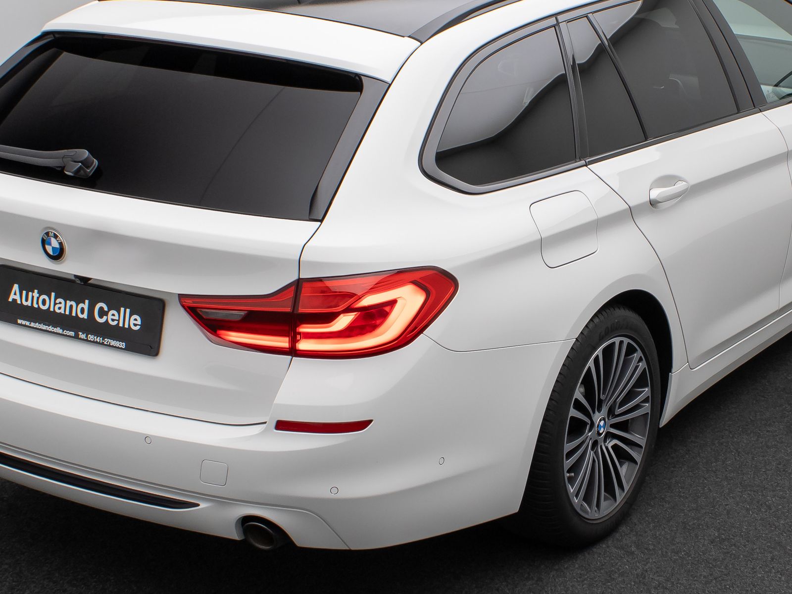 Fahrzeugabbildung BMW 520d Sport Line Kamera Panorama AHK HiFi Alarm