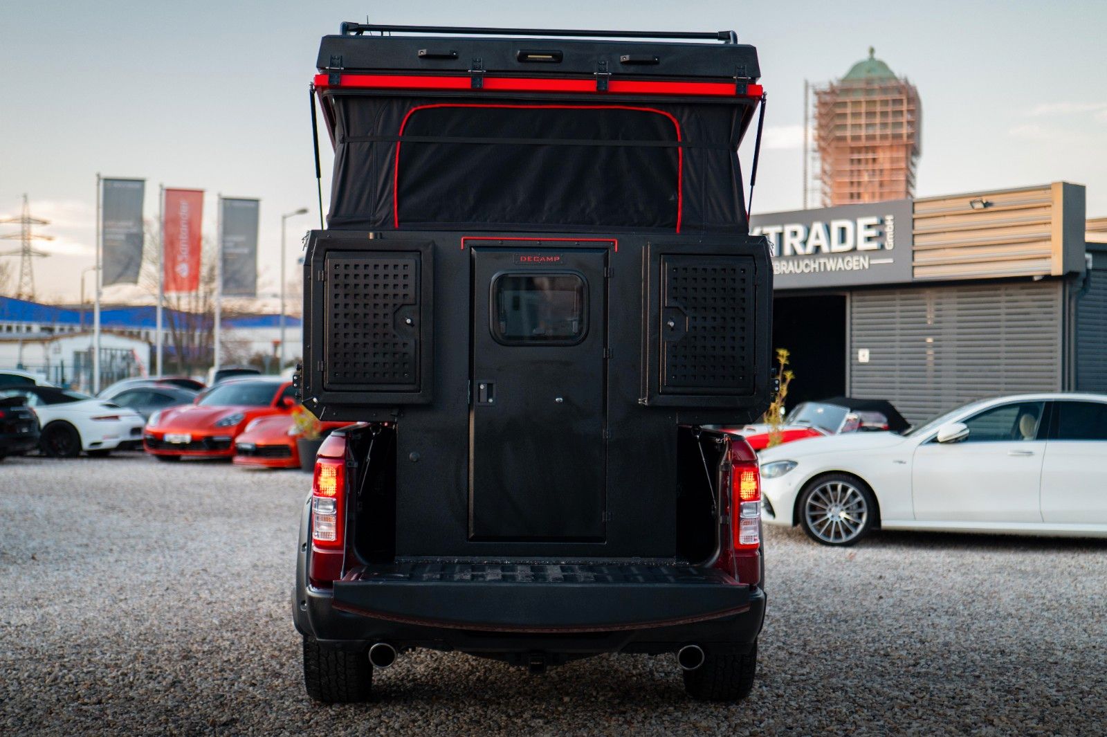 Fahrzeugabbildung Dodge RAM 5.7 V8 4x4 + DECAMP BACKPACK Camper Autark