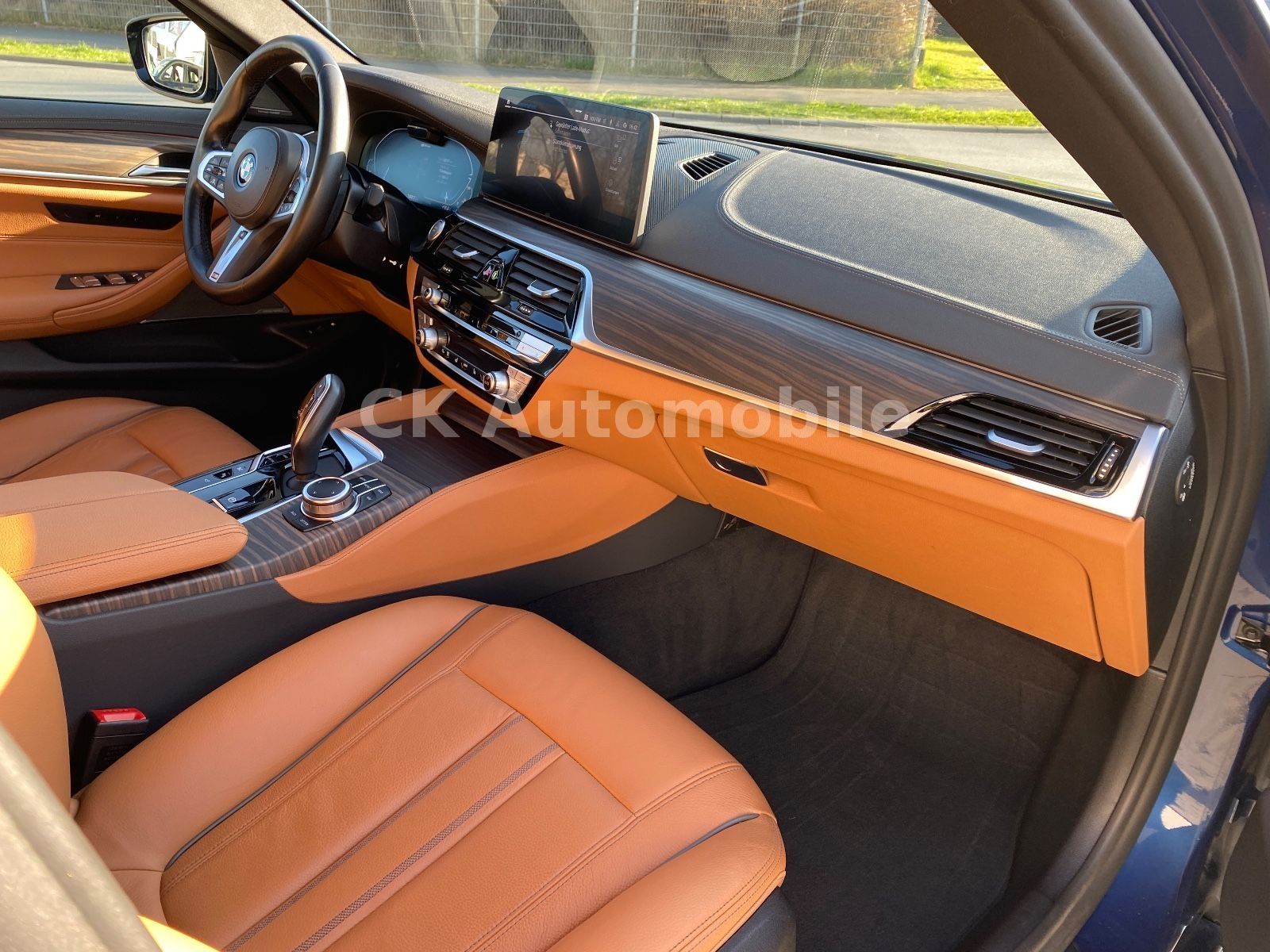Fahrzeugabbildung BMW 545e Lim.xDrive Luxury Line/Laser/Navi/360°K/AHK