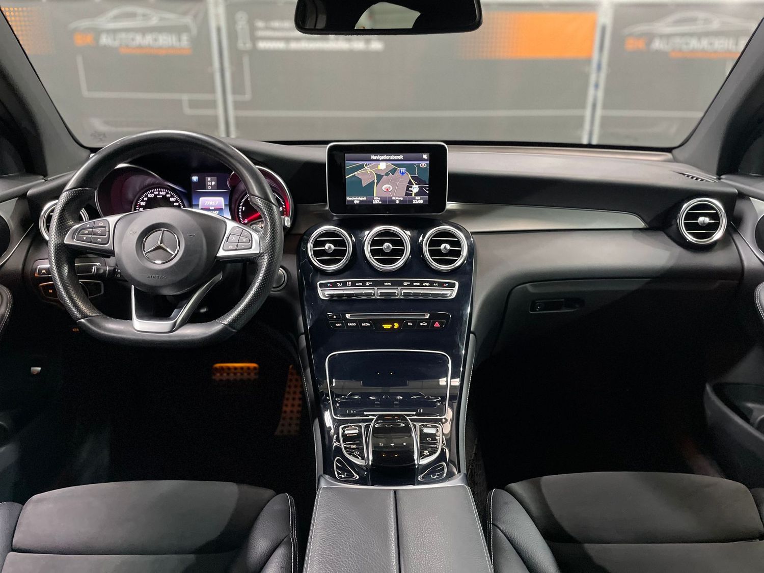 Fahrzeugabbildung Mercedes-Benz GLC 220 d 4Matic AMG RideControl#LED#360°#Ambien