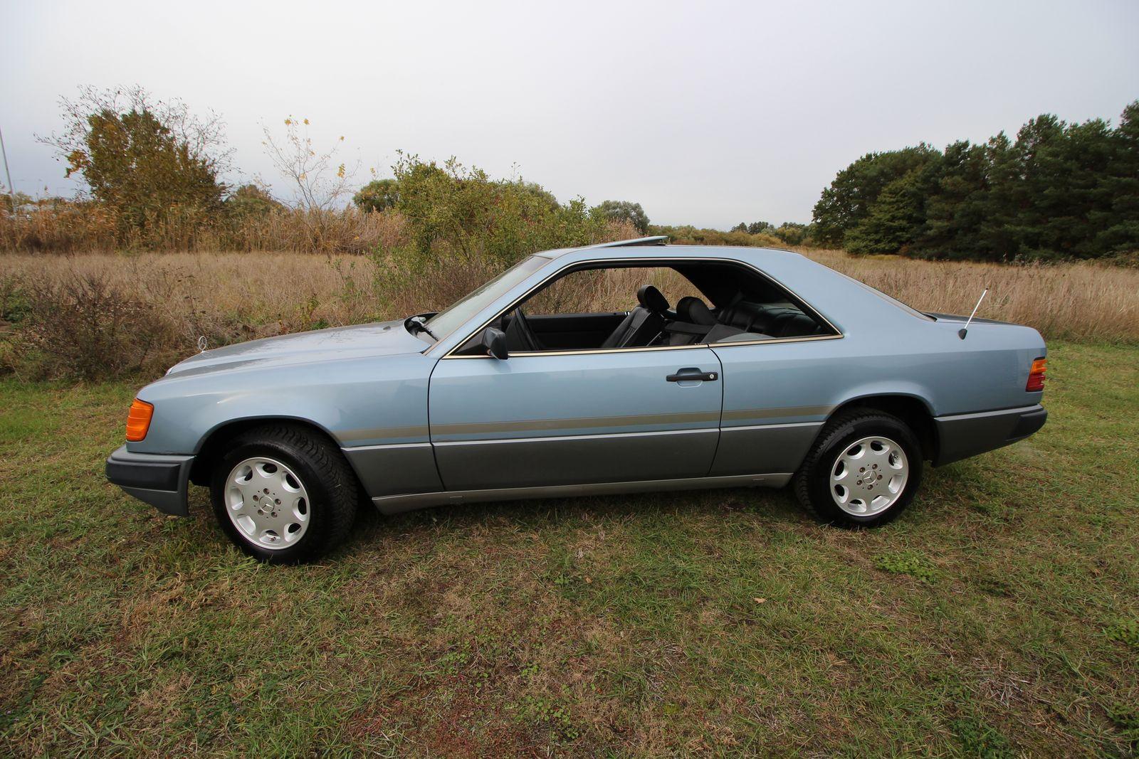 Mercedes-Benz 230