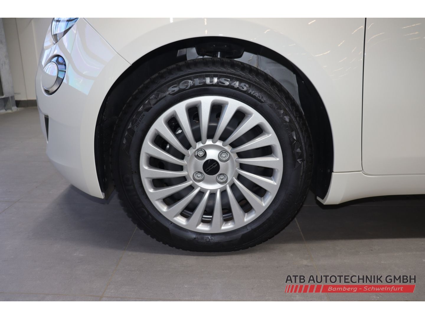 Fahrzeugabbildung Fiat 500e 23,8 kWh Basis 98,8% SOH Klimaautom