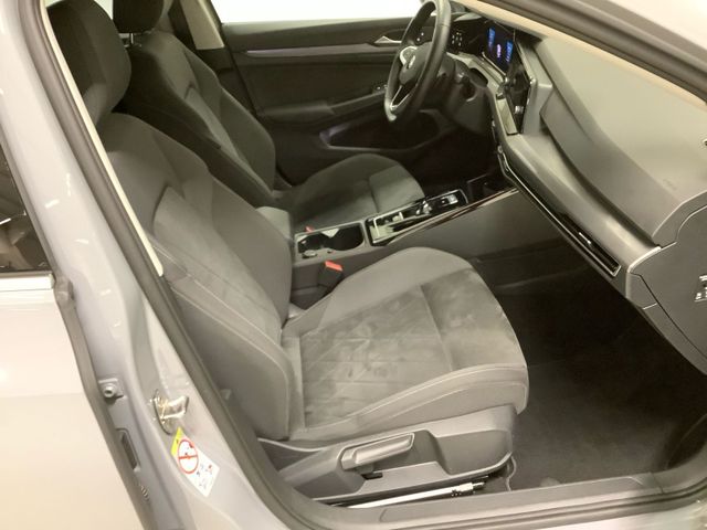 Golf Variant Style 1,5 l eTSI 96 kW DSG  Standhe