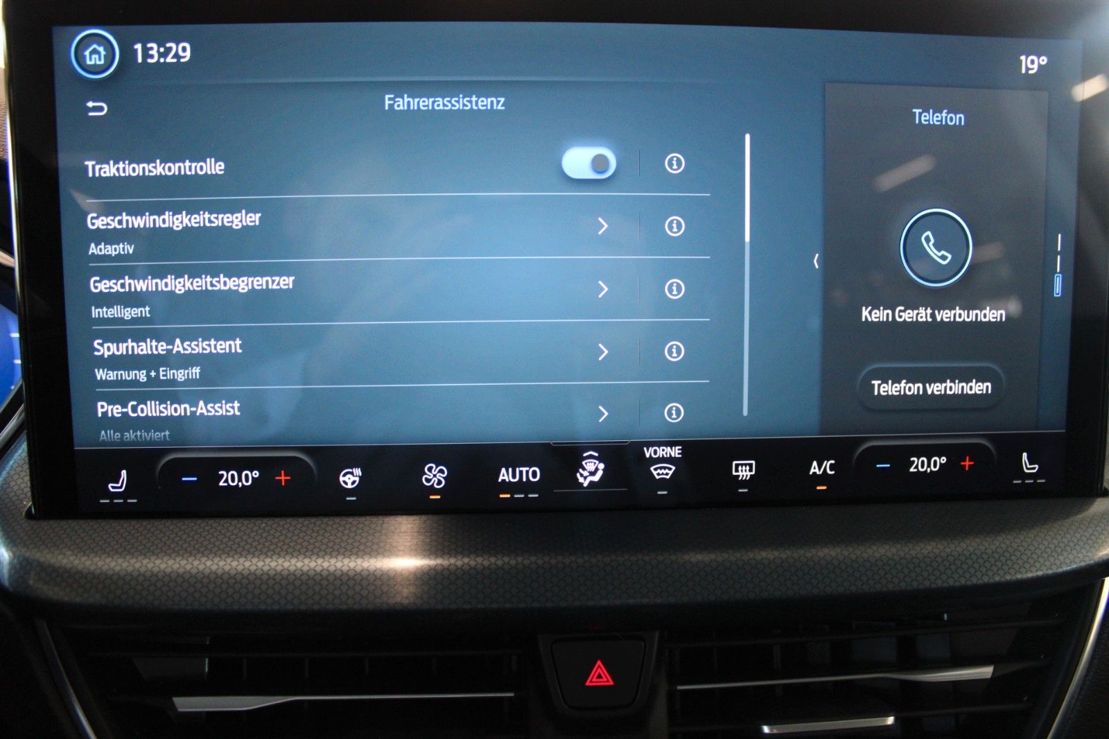 Fahrzeugabbildung Ford Focus Active X Turnier Automatik LED NAVI CAM