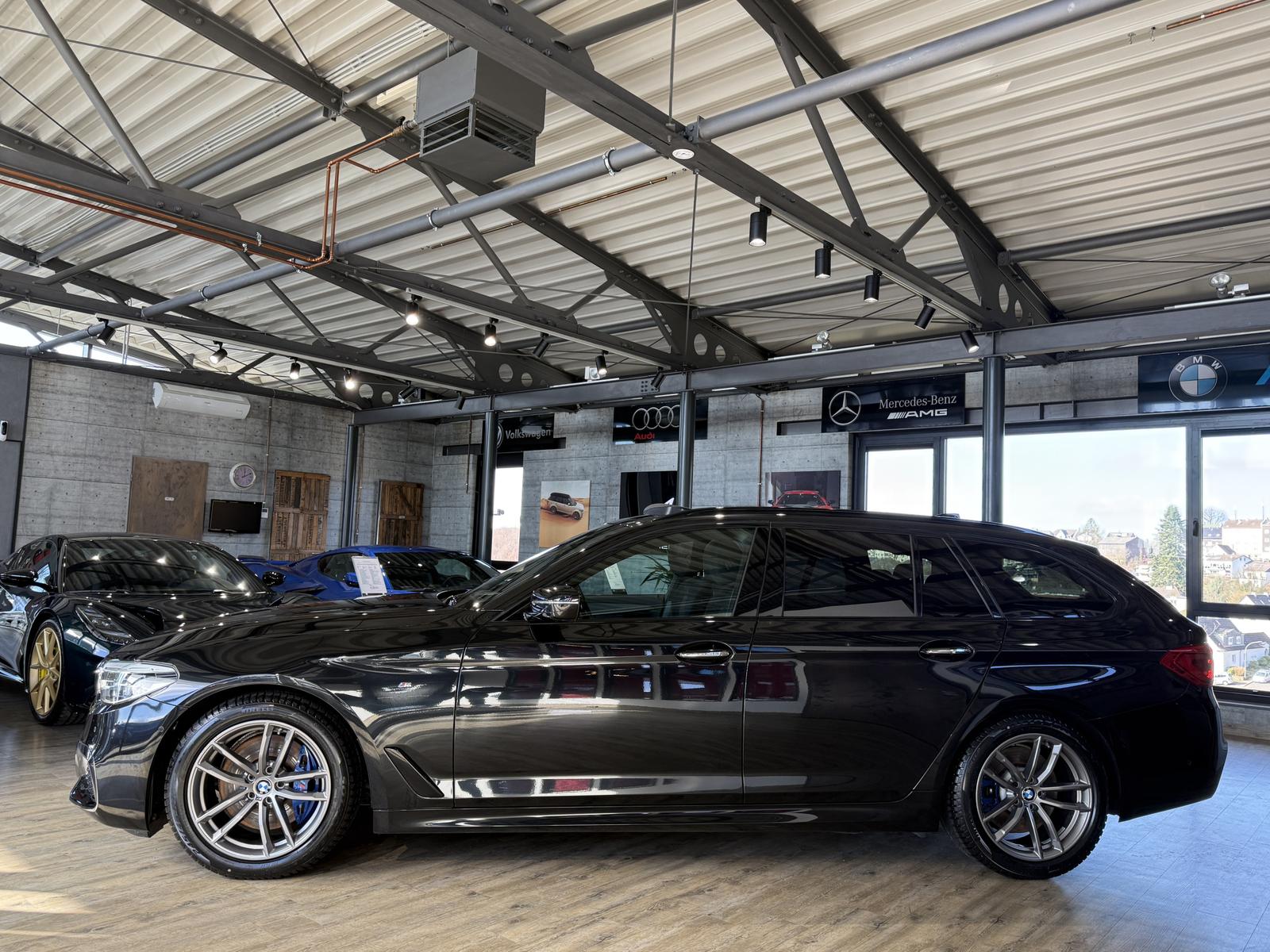 BMW 530 i Touring M Sport*PANO*HEADUP*LED*NAVI*ACC