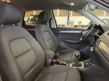 Audi Q3 design quattro *BI-XENON*PDC*NAVI*SHZ*MFL*LED