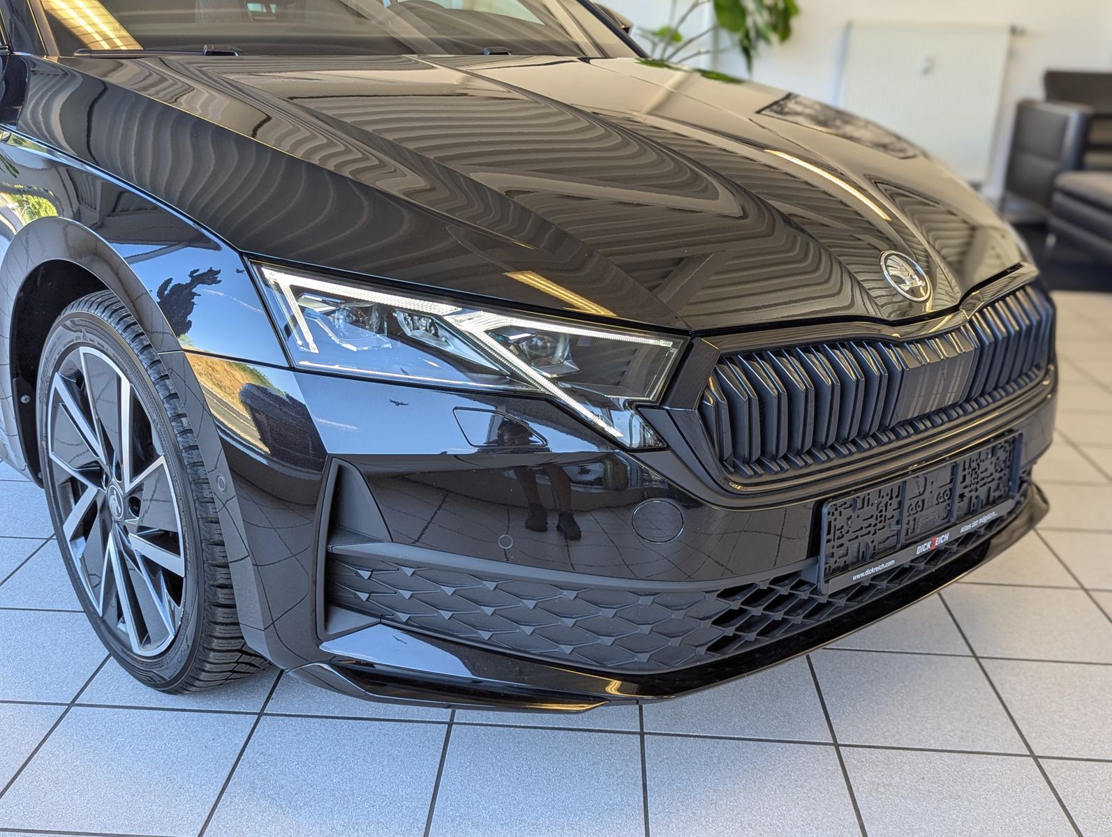 Fahrzeugabbildung SKODA Octavia 2.0 TDI Sportline Canton Matrix Pano 5J