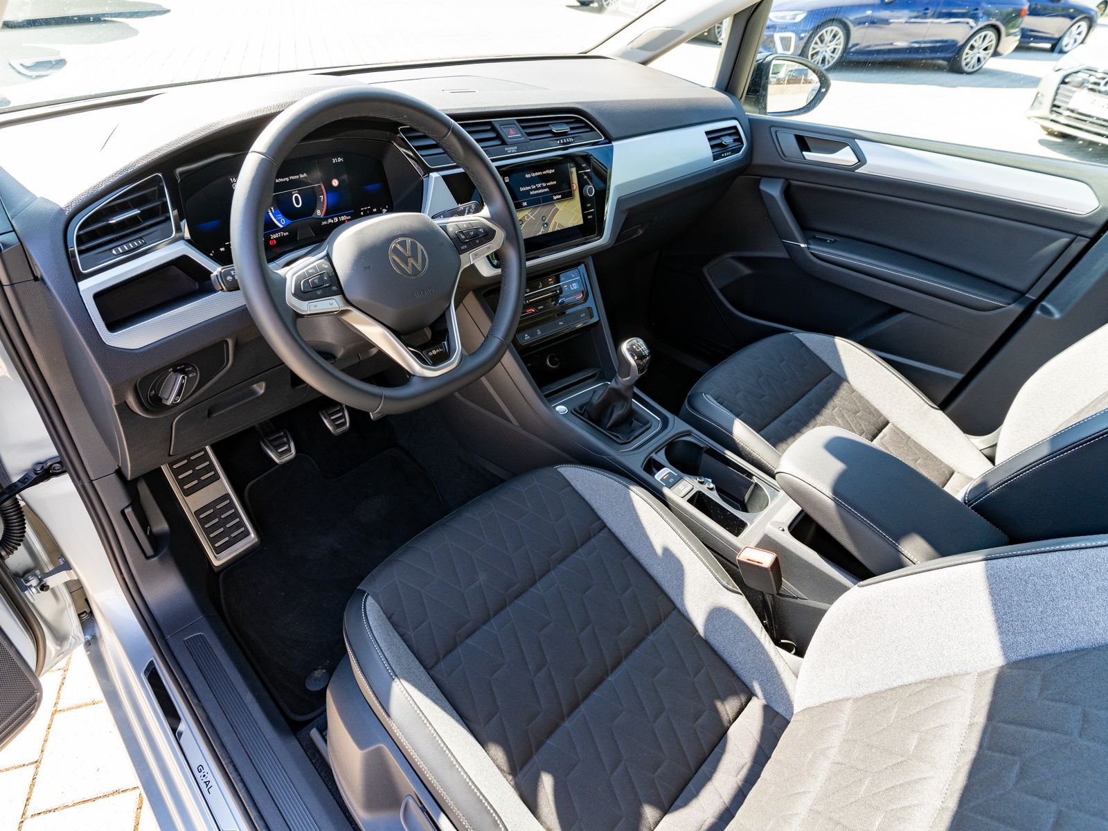 Volkswagen Touran - Bild 12