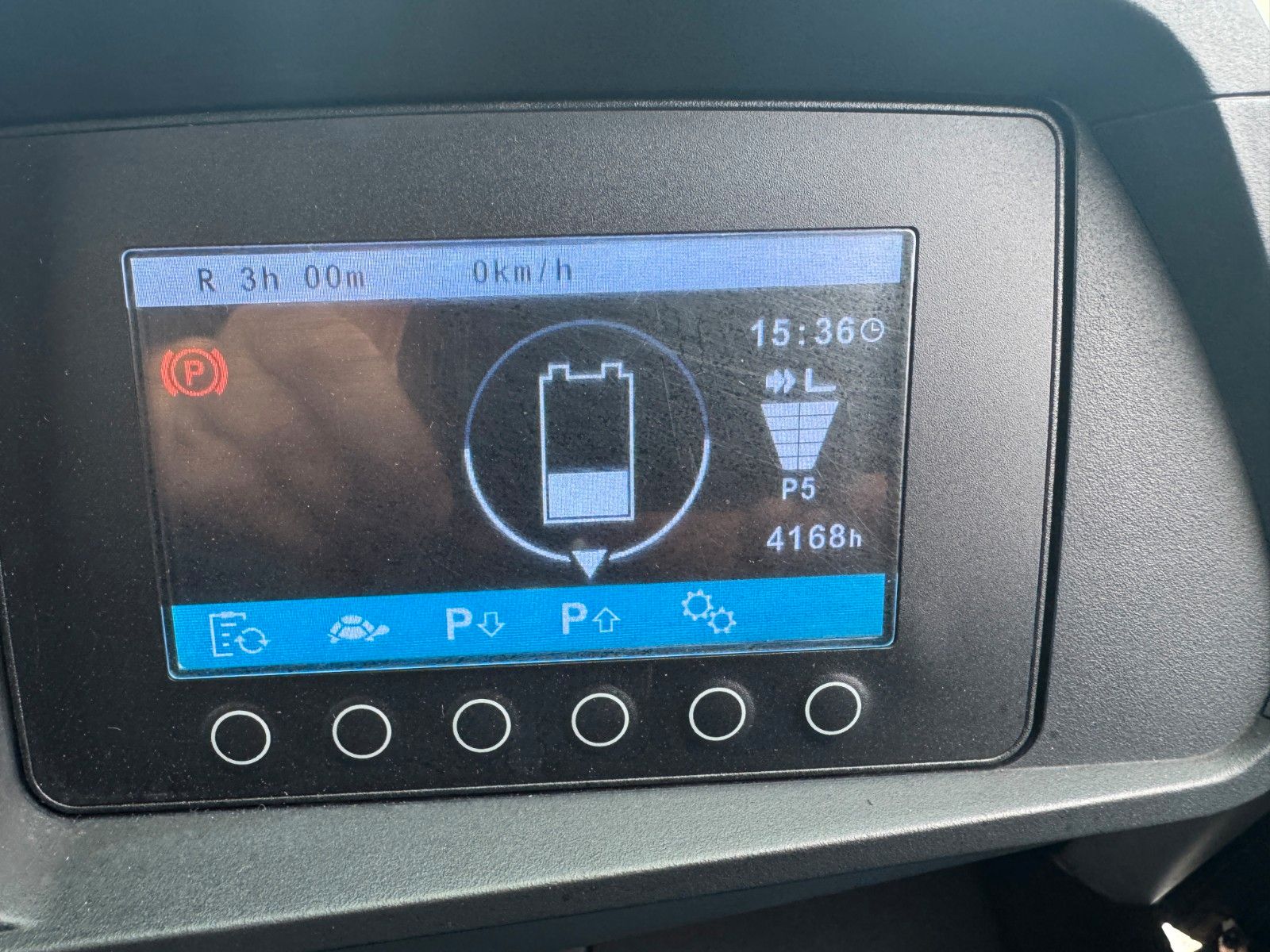 Fahrzeugabbildung Jungheinrich EFG 215 / Triplex: 4.25m! / SS / 4.168h / 2024