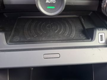 Citroën C4 1.2 PureTech 130 Max HUD+Kam.+KeyLess+LED+SHZ