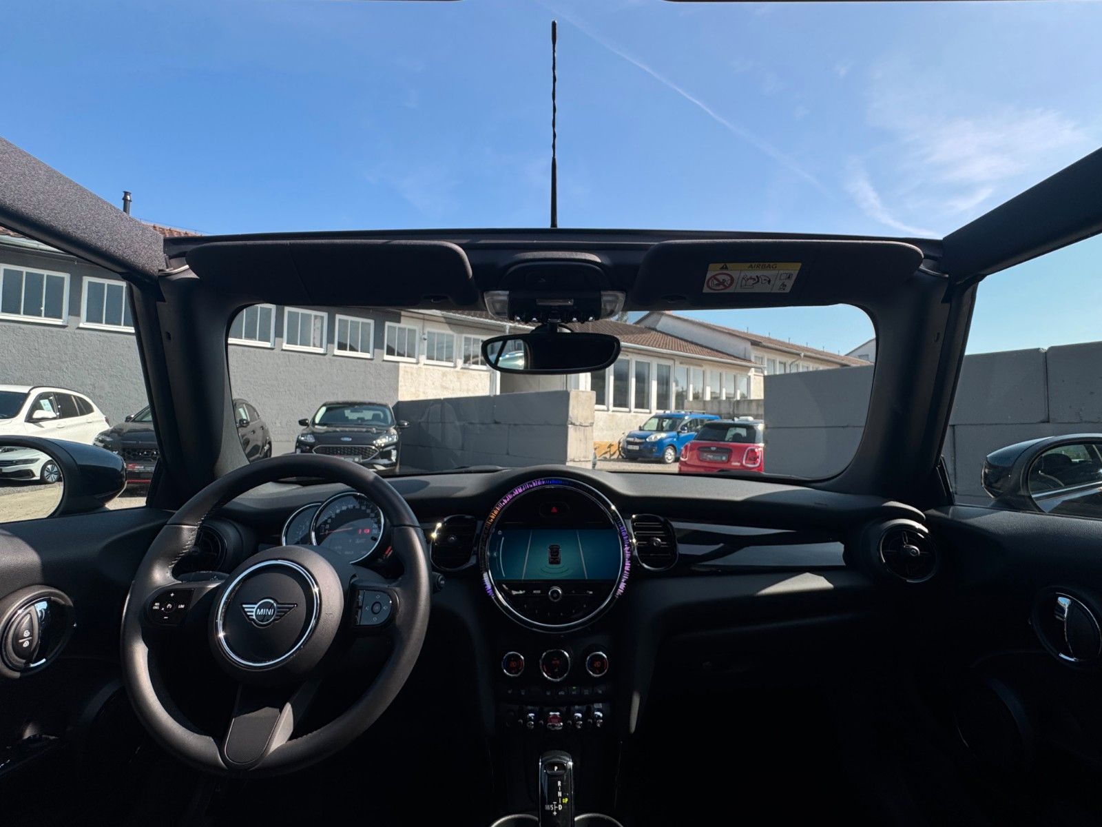 Fahrzeugabbildung MINI Cooper Cabrio Autom. Essential Trim Temp PDC SHZ