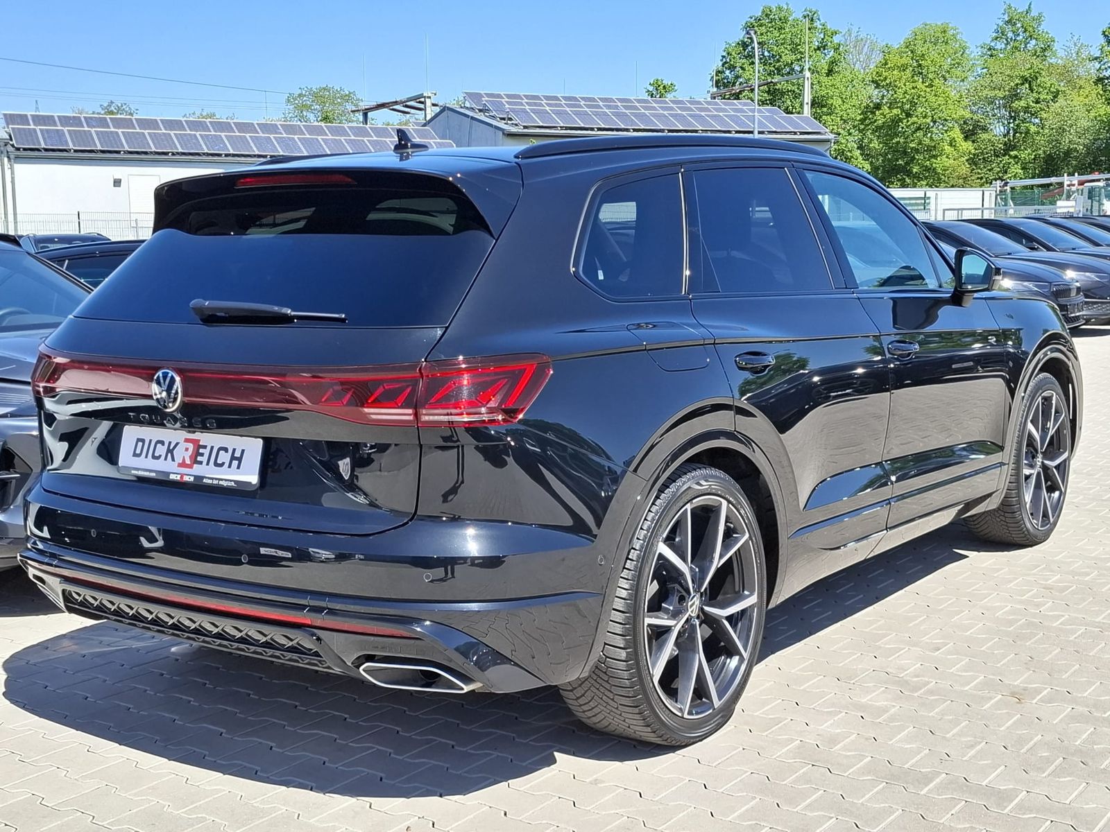 Fahrzeugabbildung Volkswagen Touareg 3.0TDI 4M R-Line VOLL Black 22" UPE 114T