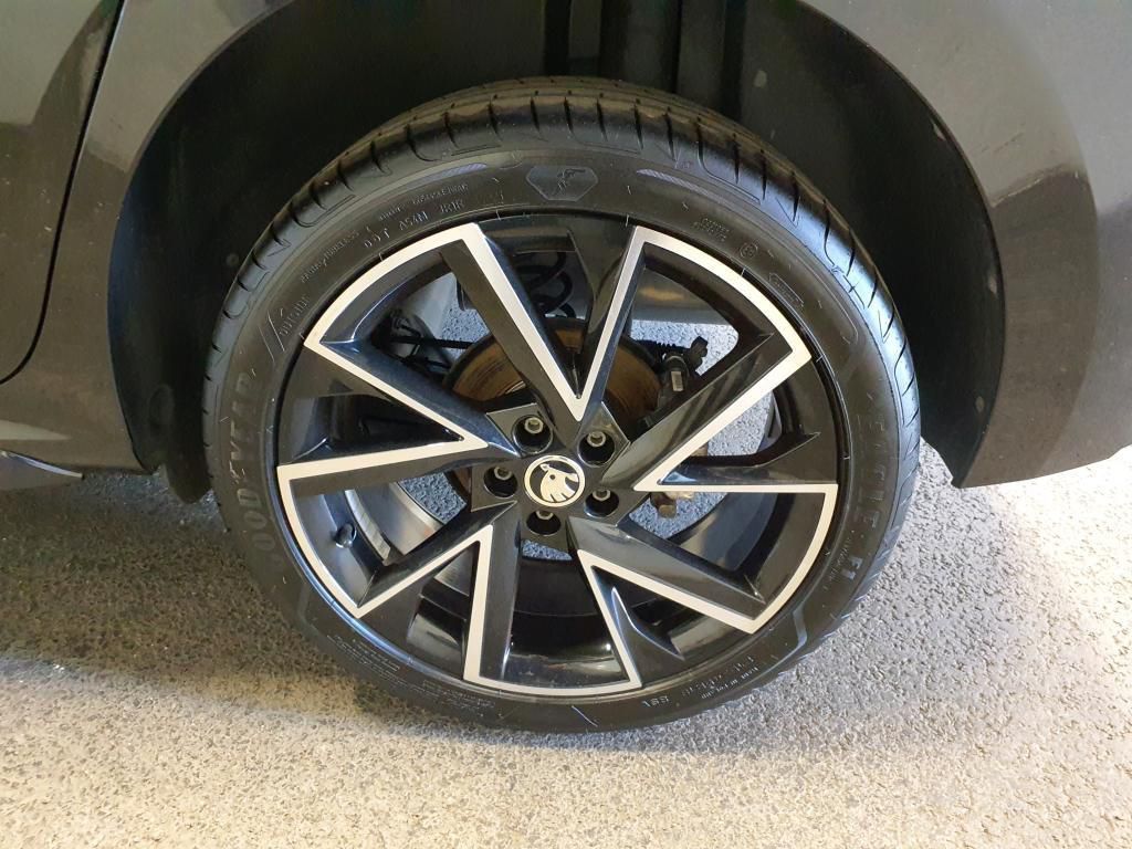 Skoda Kamiq Monte Carlo 1.5TSI Pano*Tempo*PDC*SH*Klima