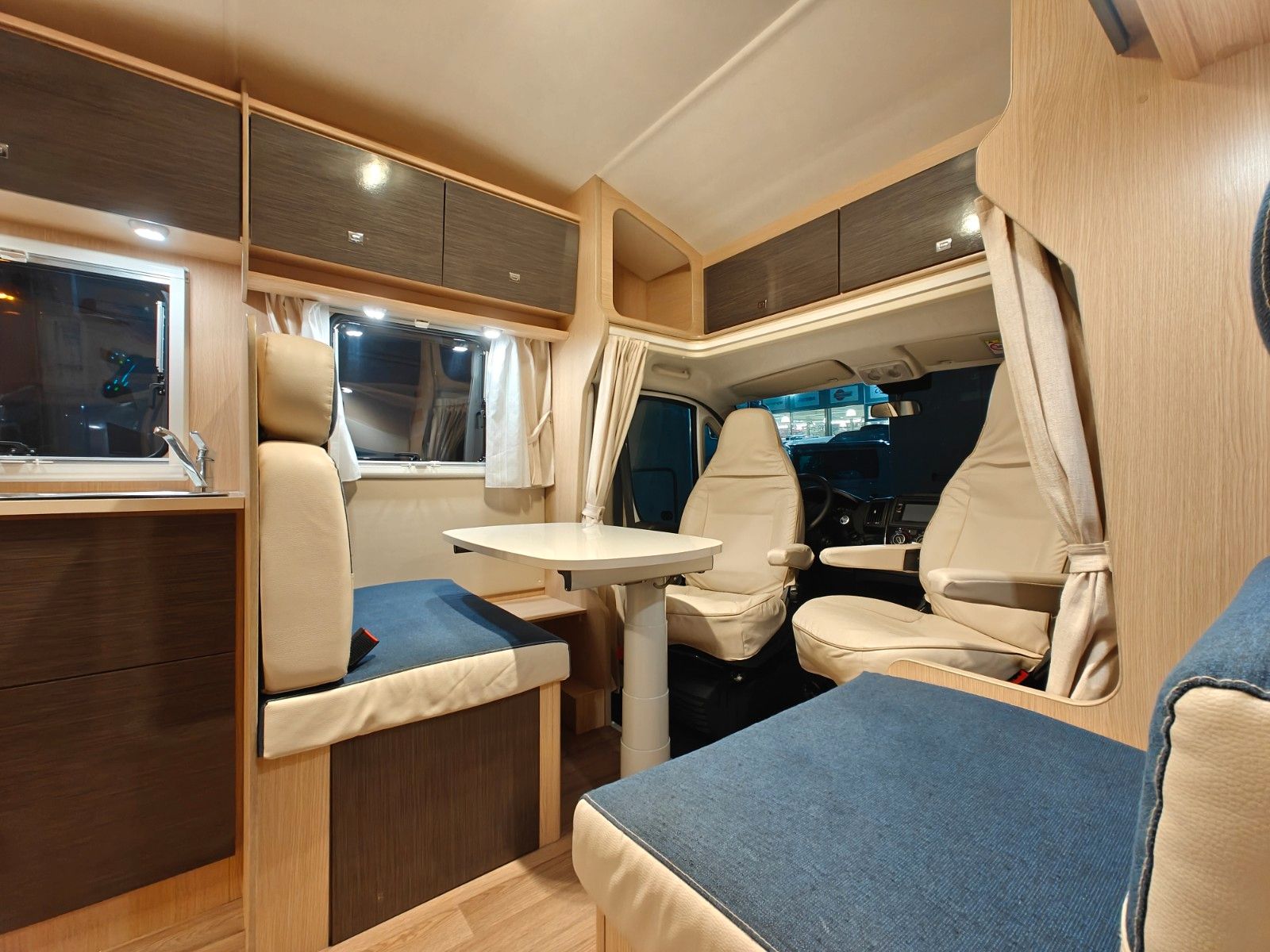 Fahrzeugabbildung XGO Dynamic 95 P - Autom. SAT, TV, Einzelbetten -