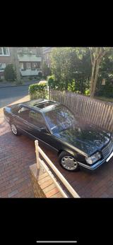 Mercedes-Benz Mercedes Benz W124 E200 - gebrauchte Mercedes-Benz E 200 aus dem Jahr 1993