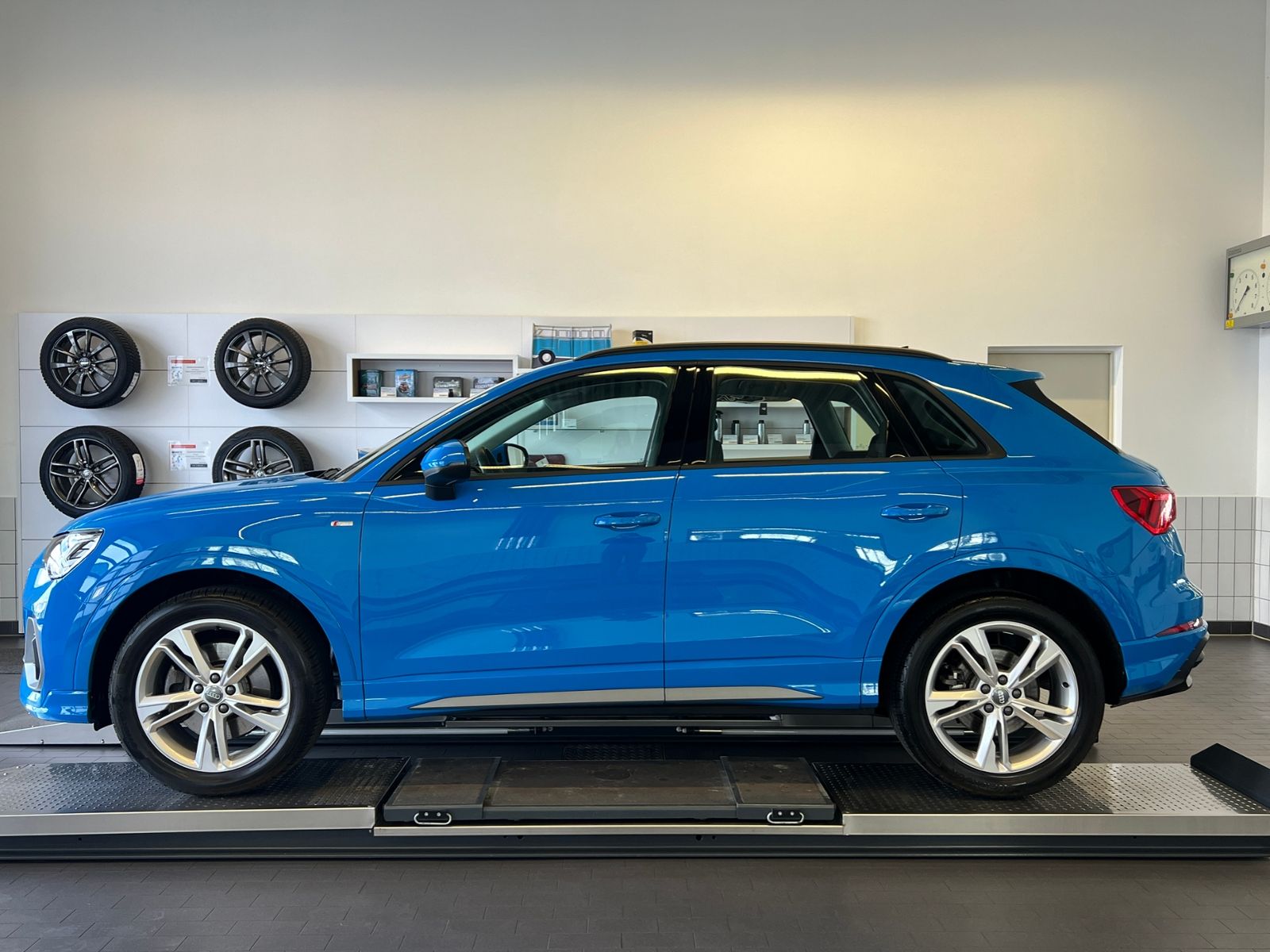 Fahrzeugabbildung Audi Q3 40 2.0 TFSI s-tronic quattro S line *AHK, Kam