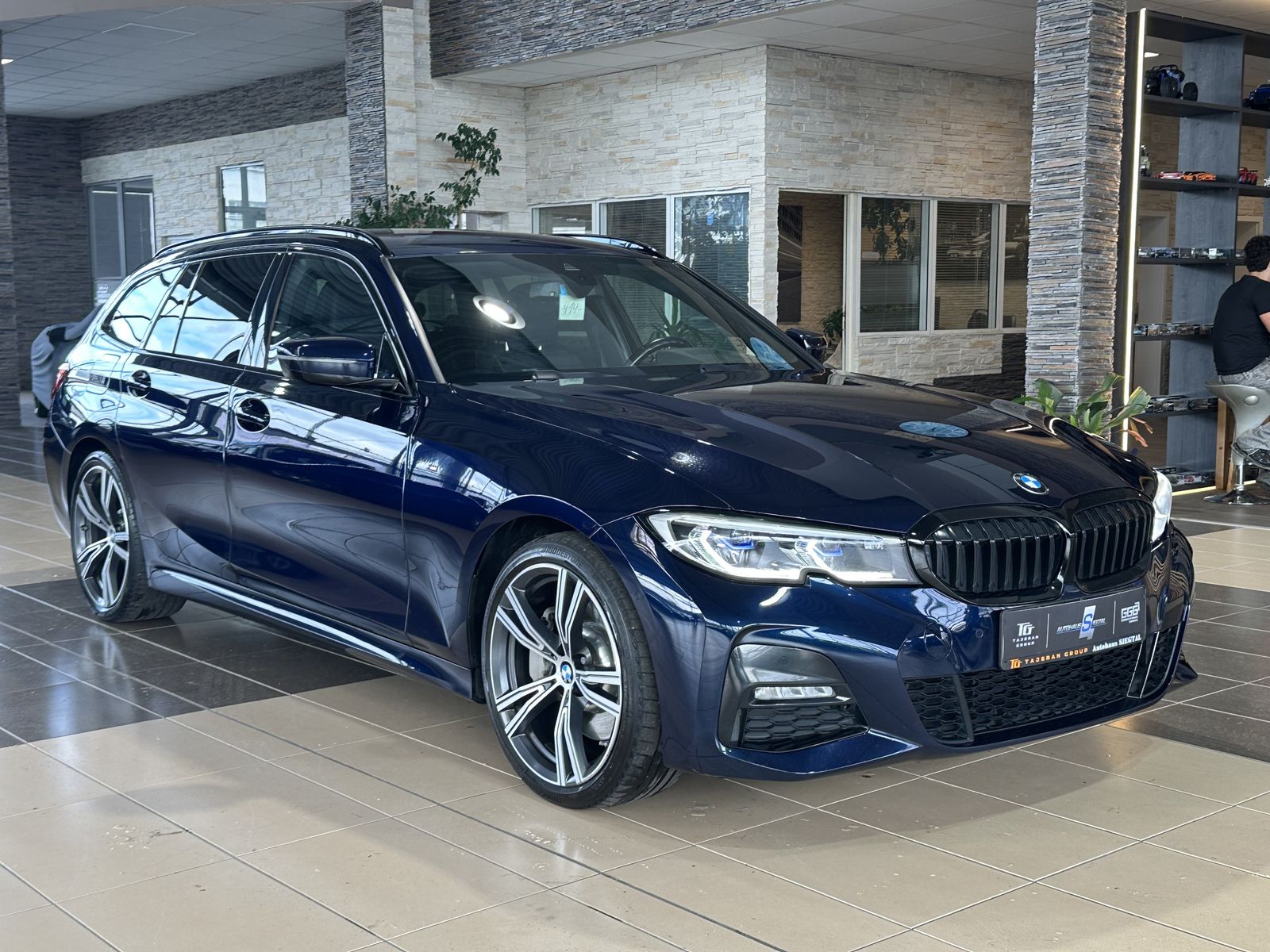 BMW 330 d xDrive M-Sport Laser Ambiente Leder AHK