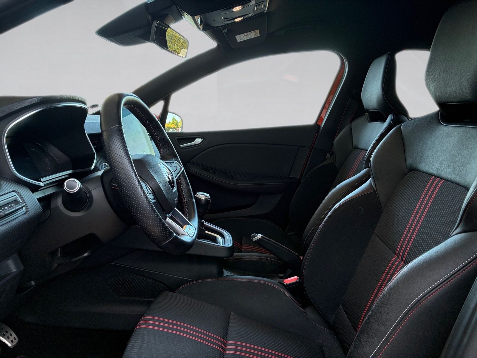 Fahrzeugabbildung Renault Clio V 1.0 TCe 100 Intens Kamera,LED,Navi,PDC,LM