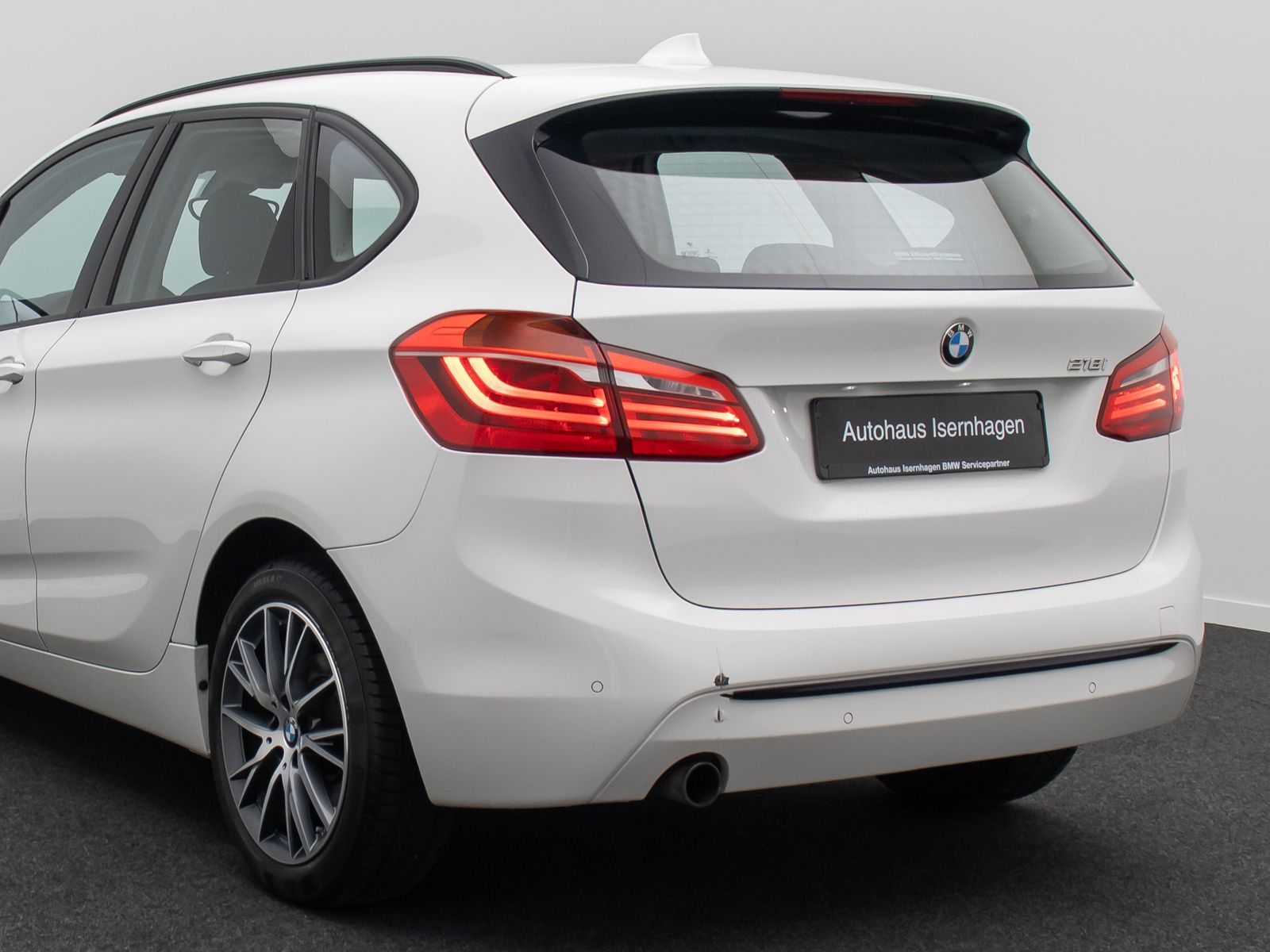 Fahrzeugabbildung BMW 218i Active Tourer Sport Line ParkAssis Navi LED