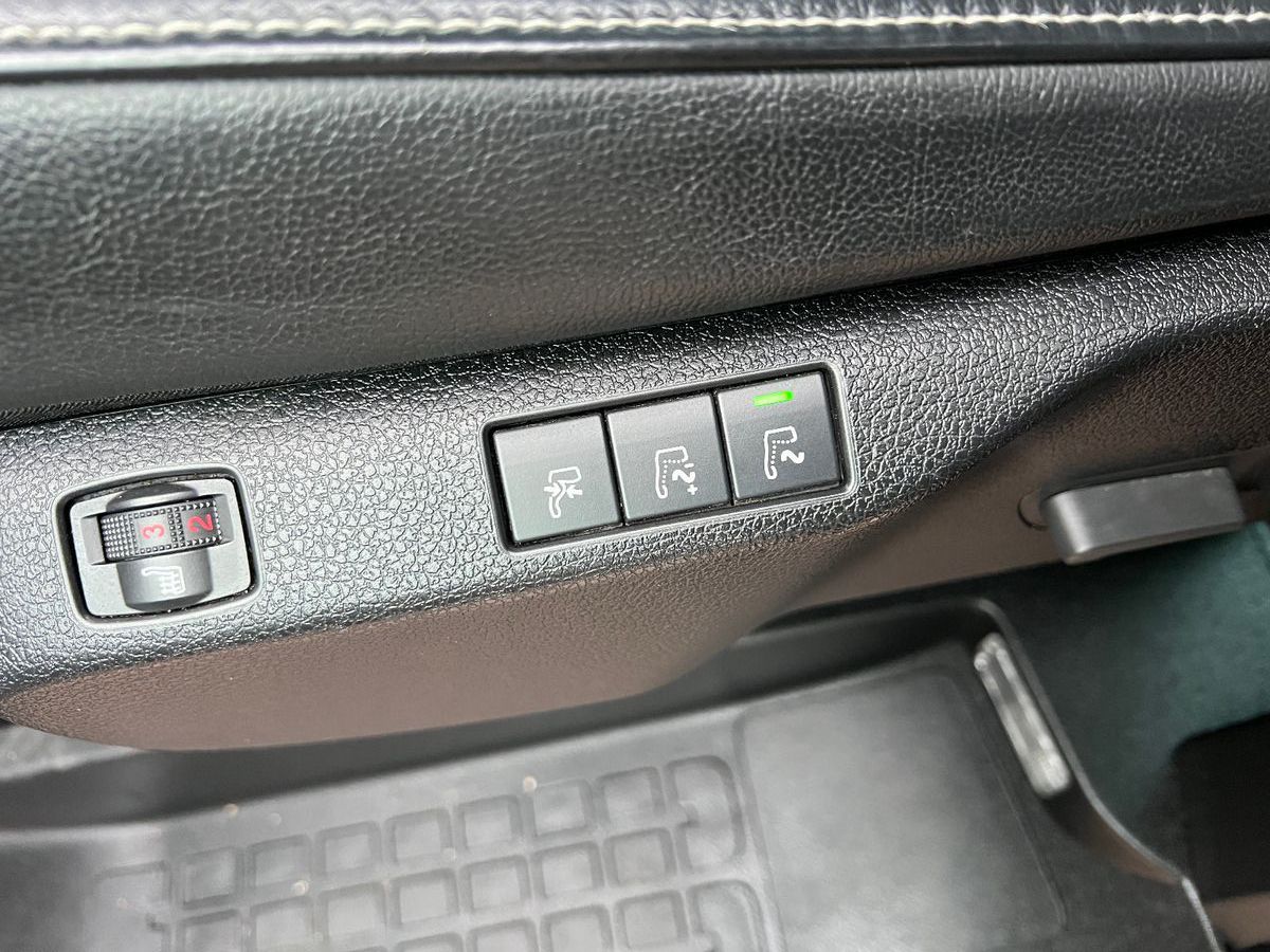 Fahrzeugabbildung Peugeot Traveller Business VIP L2 7-SITZER ABSOLUT VOLL