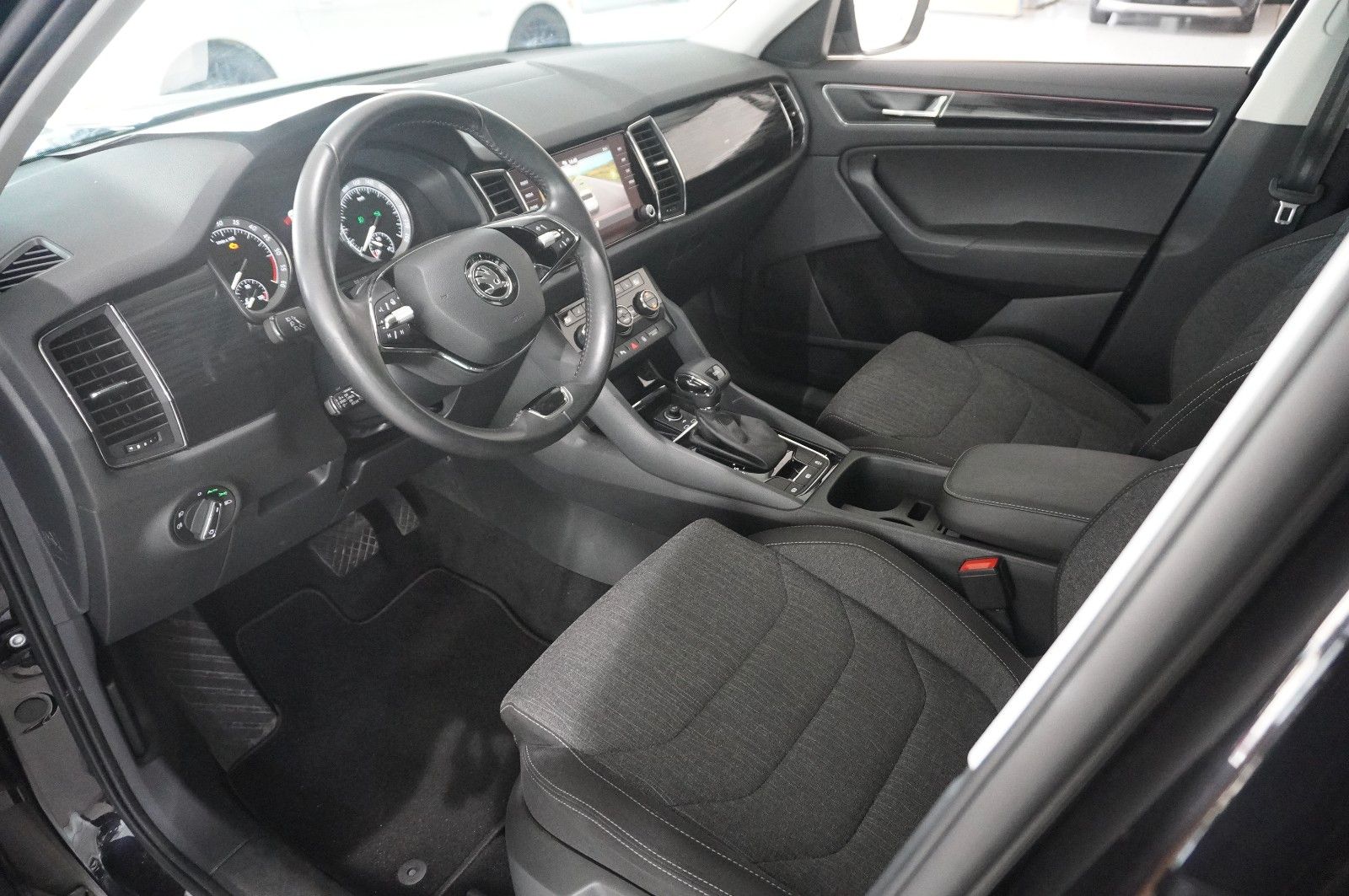 Fahrzeugabbildung SKODA Kodiaq 2.0D STYLE 7-SITZ NAVI/LED/KAMERA/ACC/AHK