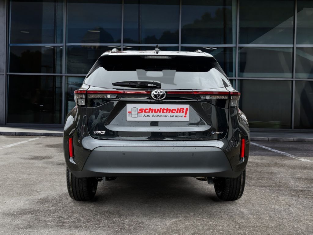 Fahrzeugabbildung Toyota Yaris Cross Hybrid 130 1.5 VVT-i Teamplayer