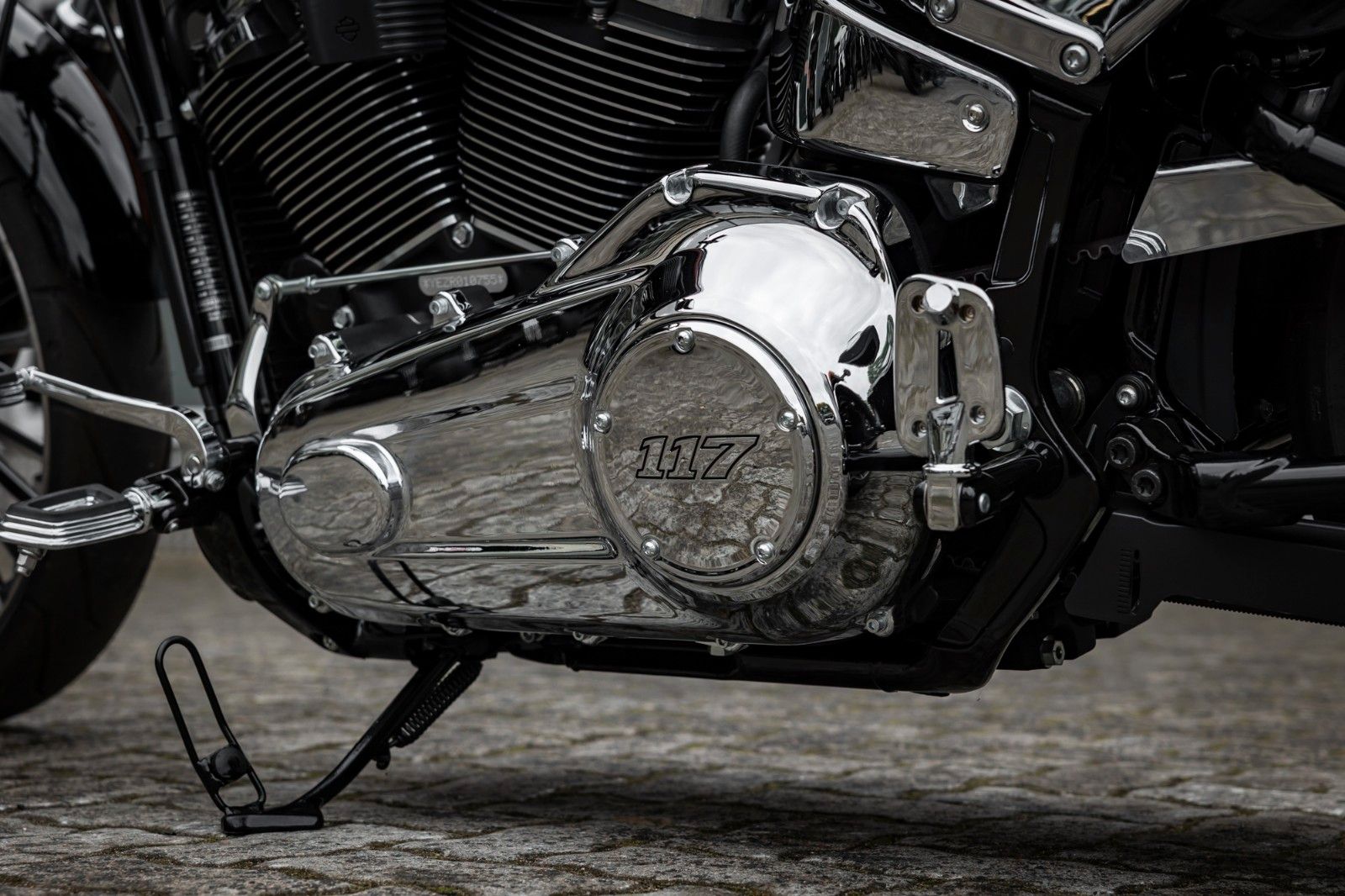 Fahrzeugabbildung Harley-Davidson FXBR Breakout 117 cui MY24 - JEKILL & HYDE