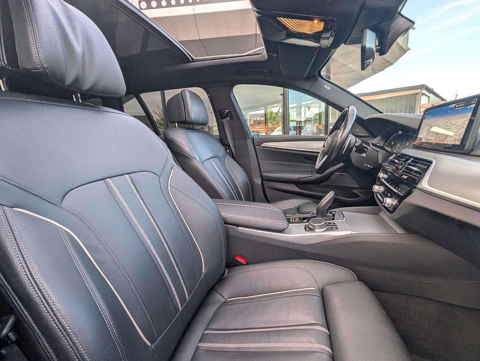 BMW 530 d Touring xDrive Luxury Line Voll!