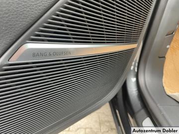 2025 AUDI RSQ8 — миниатюра 18