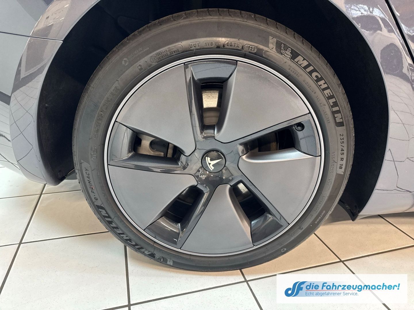 Fahrzeugabbildung Tesla Model 3 Long Range RWD Soundsystem ACC El. Heckk