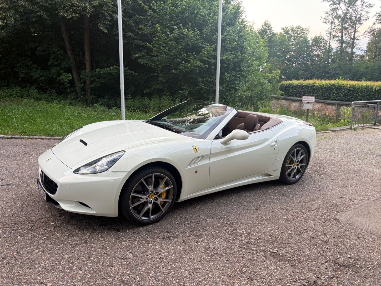 FERRARI California 3