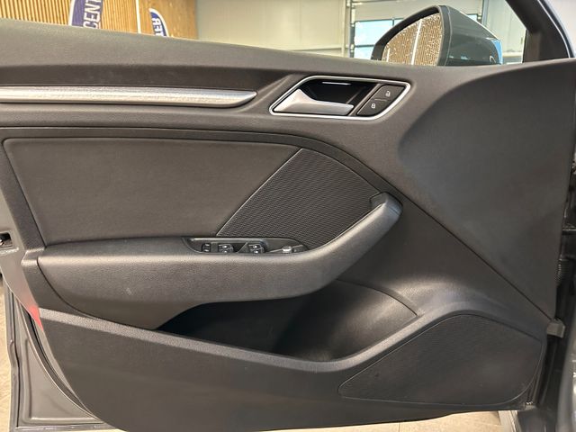 MYAUTOCENTER – Gebraucht- und Jahreswagen mit Werkstattservice in Pfaffenhofen Audi A3 Sportback sport *1. Hand*Klima*Navi*Xenon*BT*