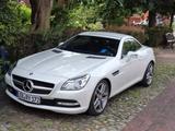 Mercedes-Benz SLK 200 BlueEFFICIENCY - - weiße Mercedes-Benz SLK 200