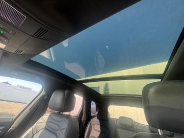 Volkswagen Touareg - 11