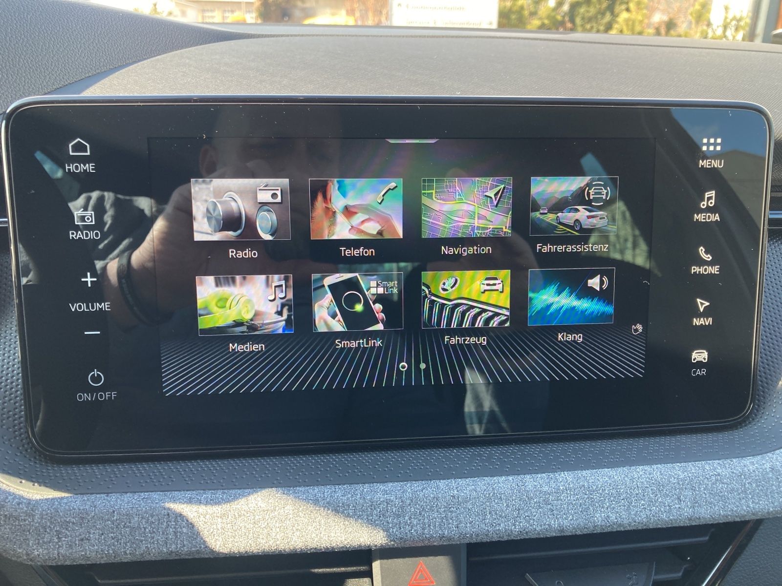 Fahrzeugabbildung SKODA Scala Tour DSG, Navi, Digital Cockpit