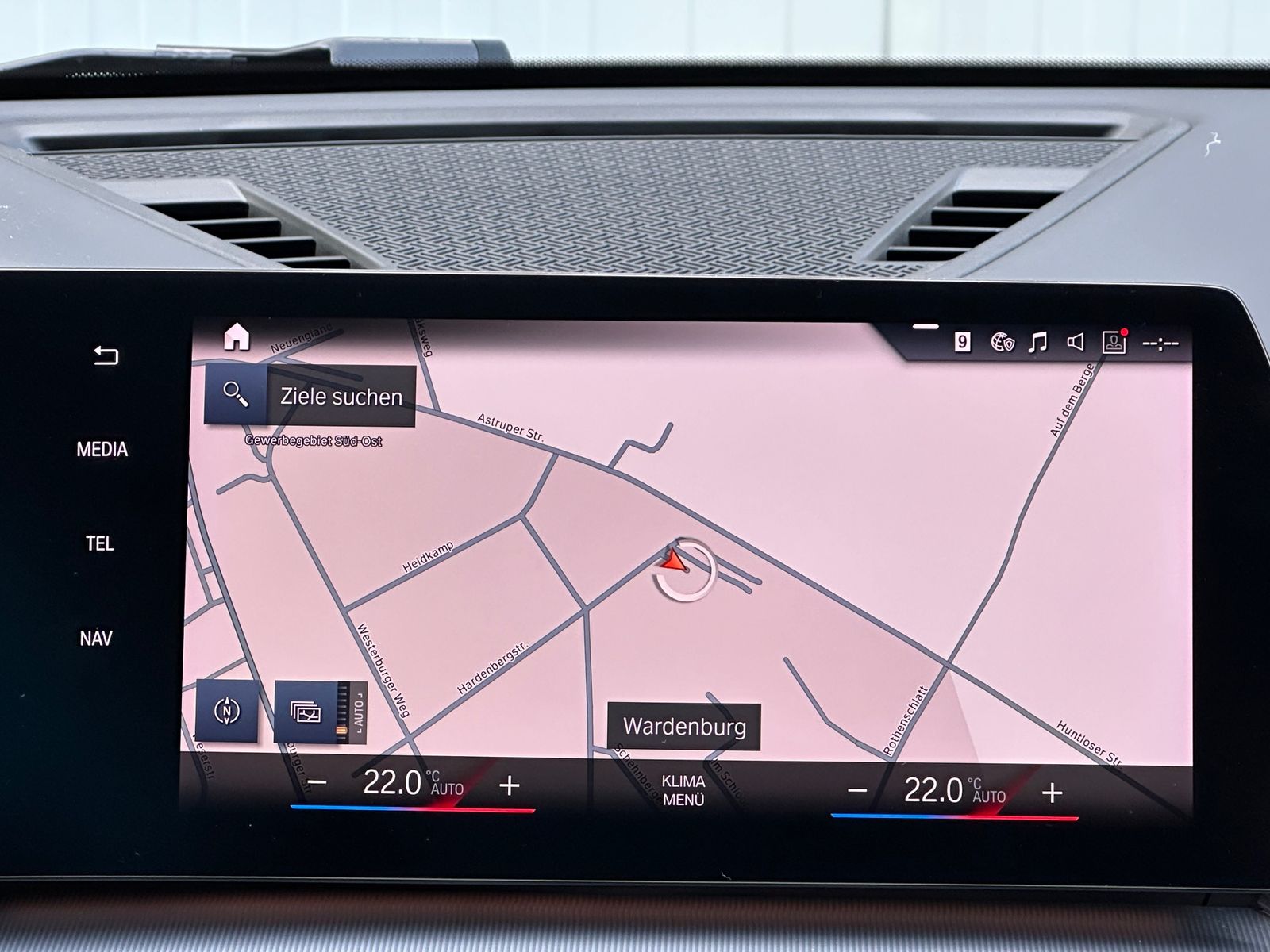Fahrzeugabbildung BMW X1 xDrive20d M-Sport NAV+LED+HUD+H&K+ACC+360°