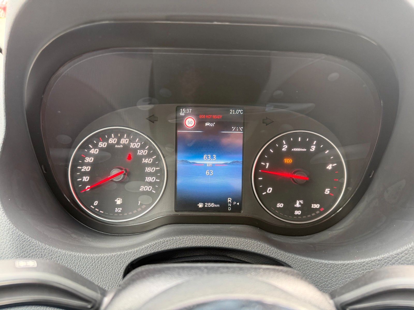 Fahrzeugabbildung Mercedes-Benz Sprinter 319 CDI 4x4 3665 DISTRONIC AHK LED