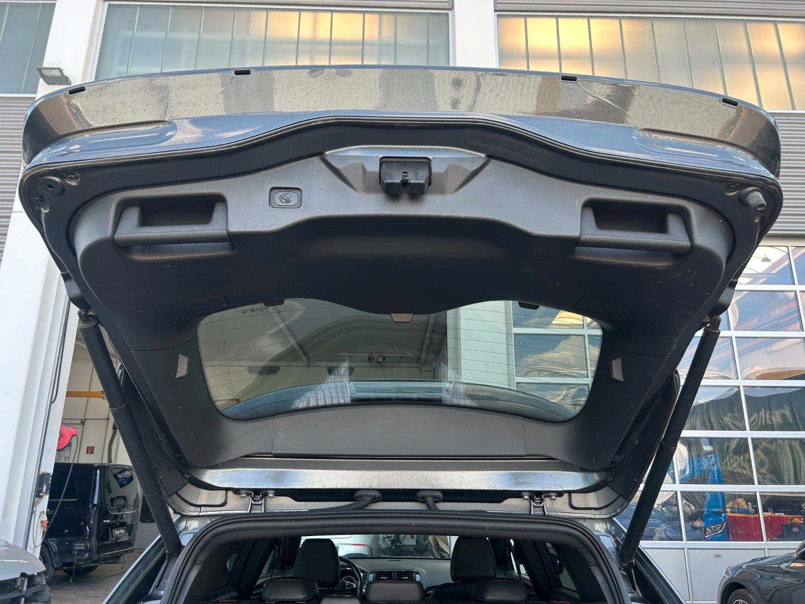 Fahrzeugabbildung Ford Mondeo Turnier ST+AWD+AHK+SportfahrW+TotW