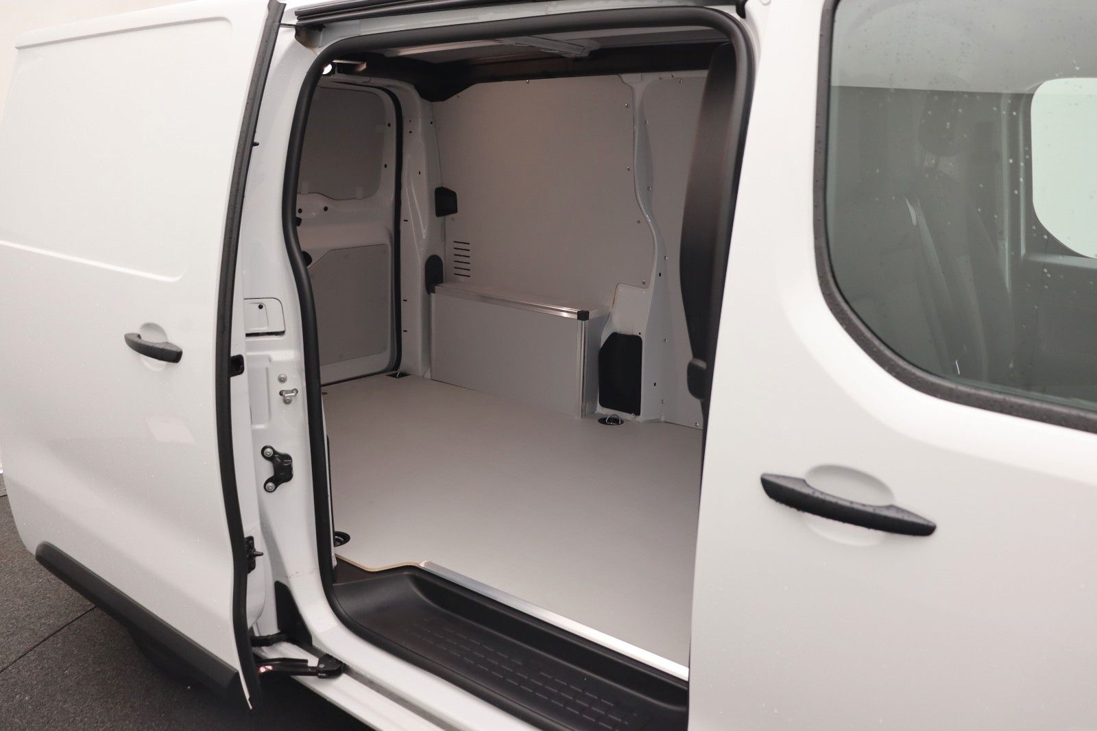 Fahrzeugabbildung Fiat Scudo Serie 3 L2 KaWa 1.5 120 MT6 S&S AHK