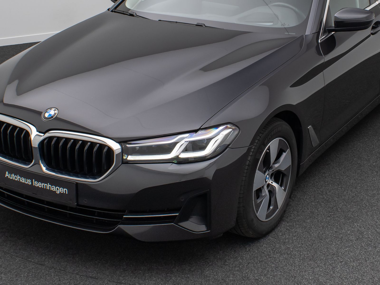 Fahrzeugabbildung BMW 520d xD  DAB Laser HUD Kamera AHK ALarm Komfort