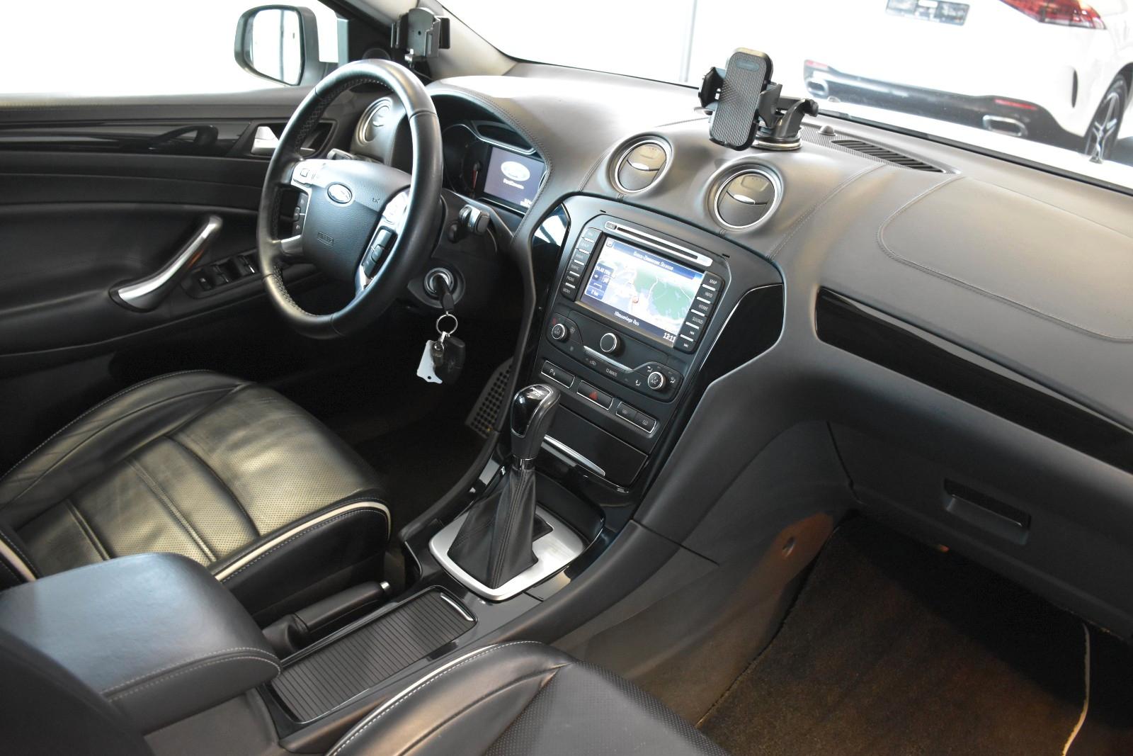 Ford Mondeo 2014 — photo 25