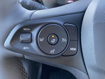 Bild 13 Opel Corsa GS NAVI/PDC V+H+CAM/SHZ+LHZ/TOTWINKEL/17Zo