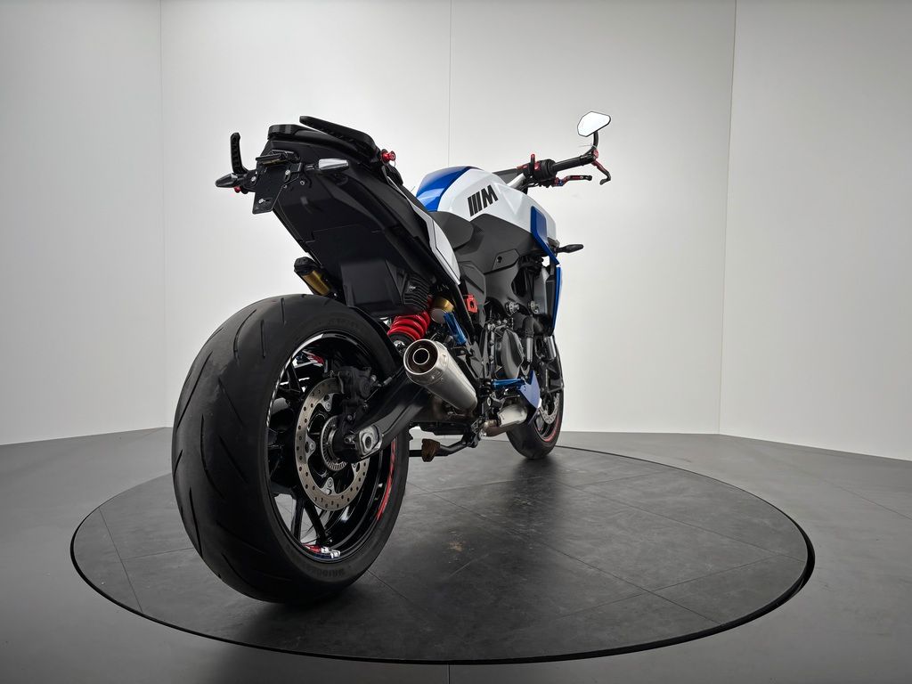 Fahrzeugabbildung BMW F900 R *TOP-AUSSTATTUNG *1. HAND *ARROW