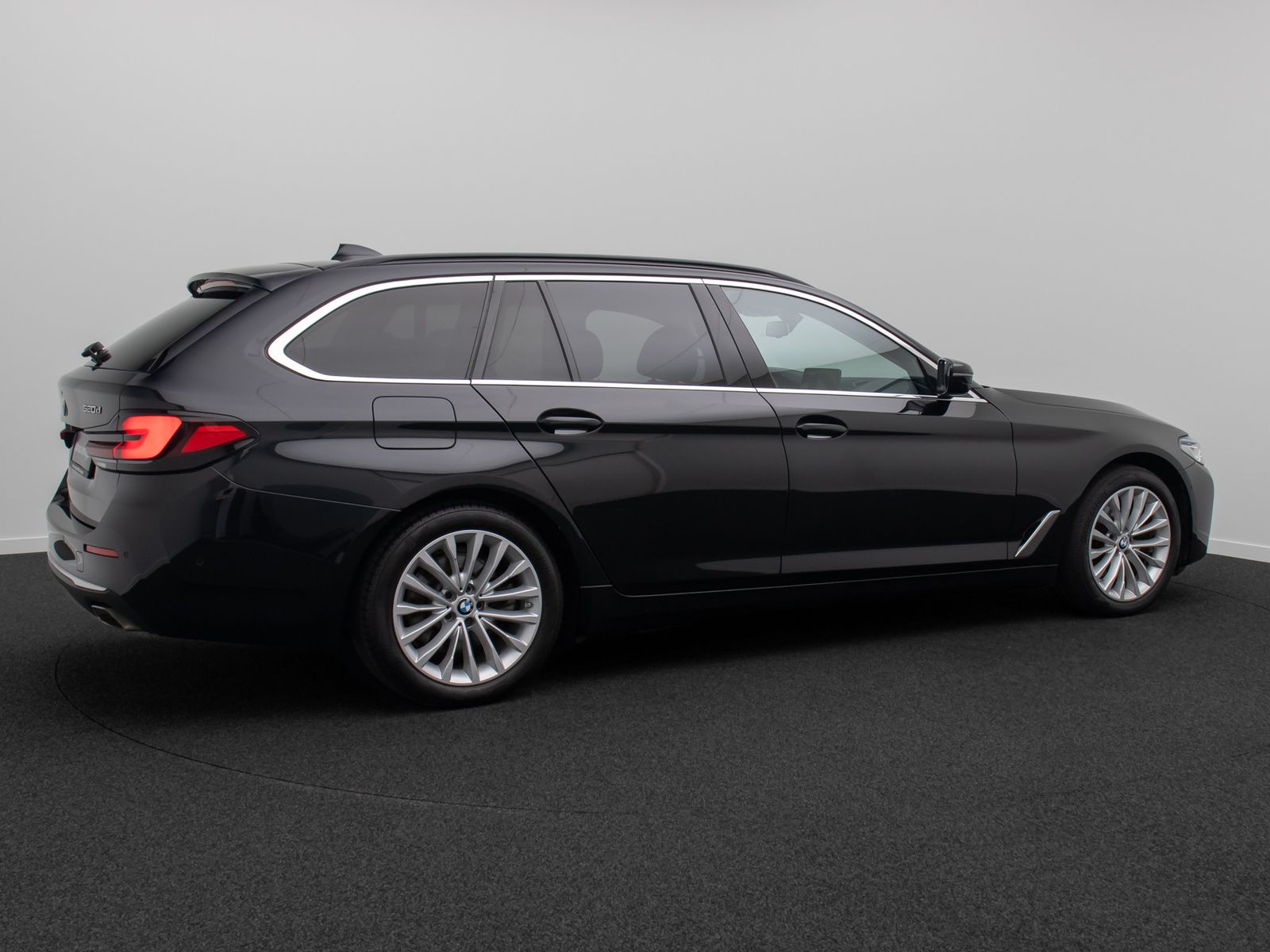 Fahrzeugabbildung BMW 520d Luxury Line HUD DAB Laser Kamera Sport Komf